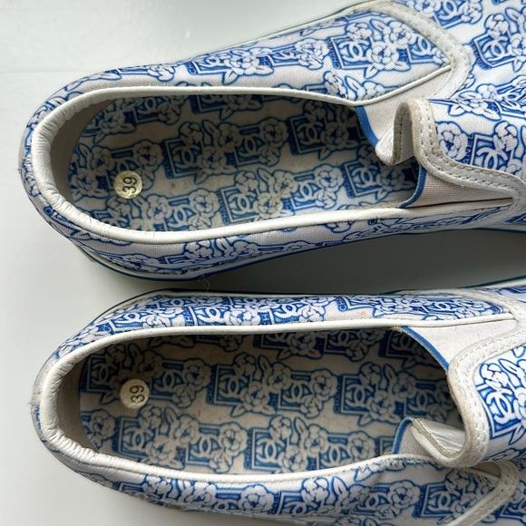 Chanel sneakers. Very gently used - Picture 3 of 5